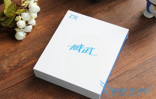 千元金属指纹机 中兴威武3开箱图赏