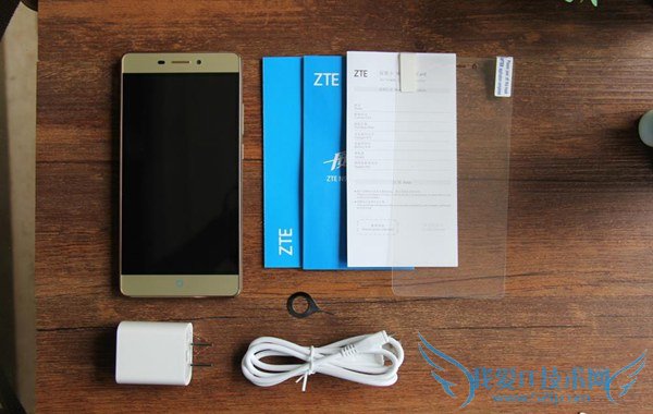 千元金属指纹机 中兴威武3开箱图赏