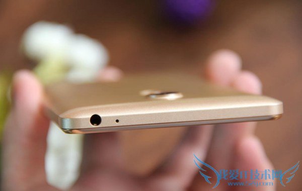 千元金属指纹机 中兴威武3开箱图赏