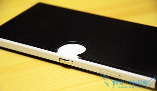 YunOS概念机侧面飞轮特写