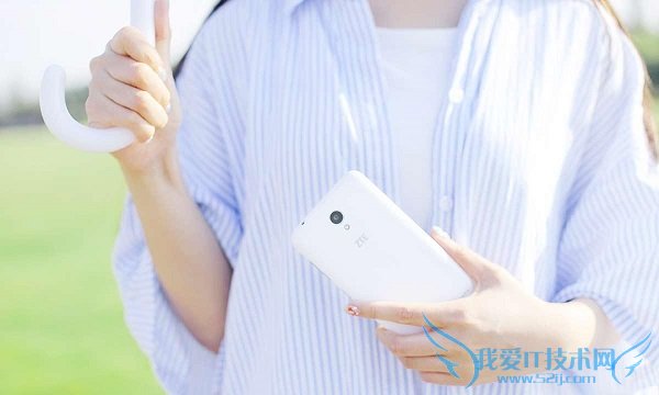 美女醉拍体验 中兴醉享手机图赏