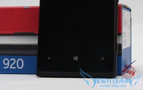 诺基亚920黑色版外观独特