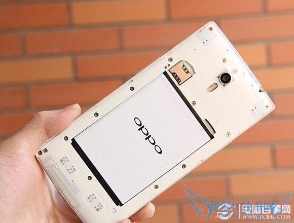 OPPO Find 7白色版后壳内部图