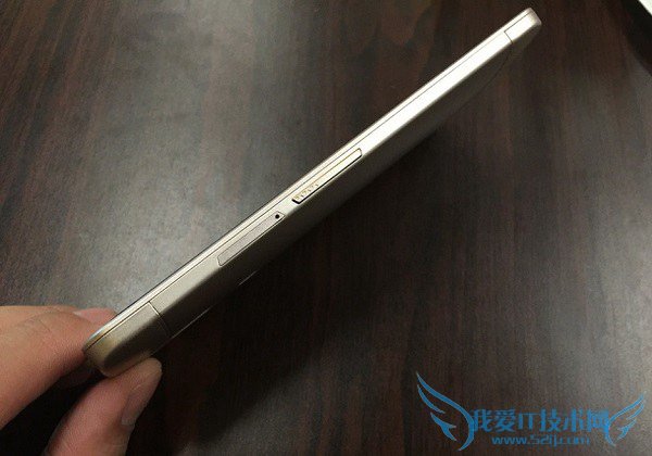 国产重磅高端旗舰 中兴Axon天机图赏8