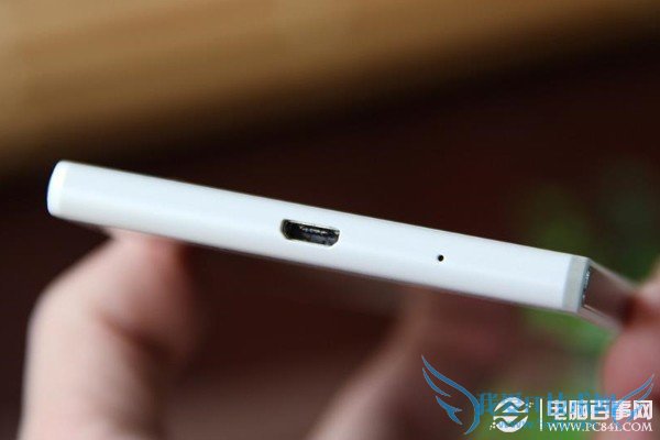 华为P7开箱机身底部图赏