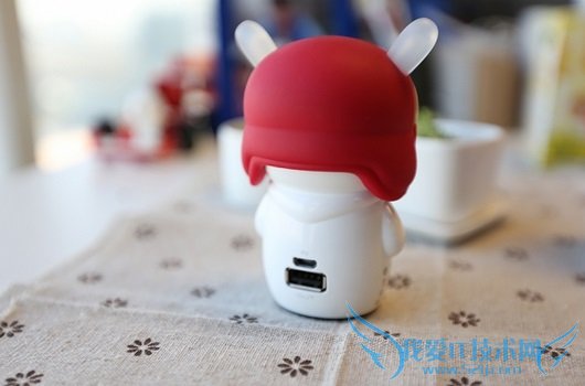 超可爱米兔移动电源图片