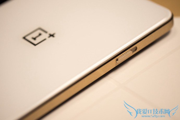 1499元勇气何在?一加手机X开箱评测