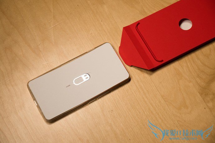 1499元勇气何在?一加手机X开箱评测