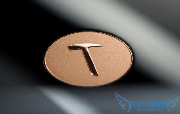 锤子T1一周年纪念版和普通版对比.jpg 锤子T1一周年纪念版和普通版哪个好 区别对比.jpg