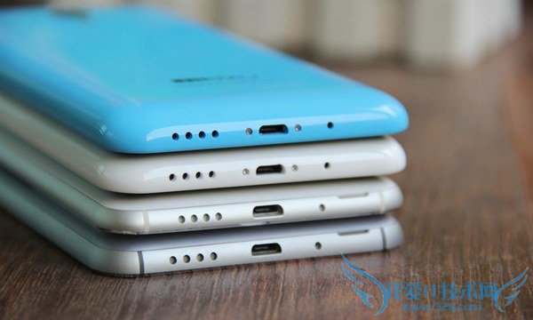 魅蓝Note和魅族MX4 Pro底部外观对比