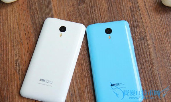 蓝白色魅蓝Note背面外观对比