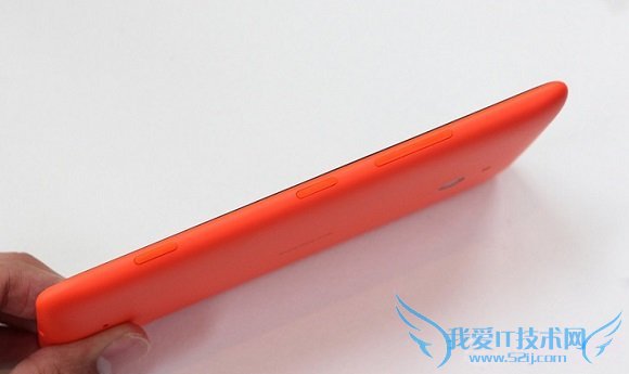 诺基亚Lumia 1320机身侧面外观