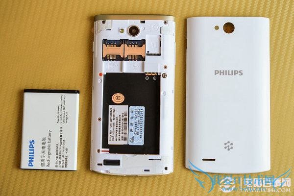 飞利浦小飞侠S301可拆卸后盖与电池设计