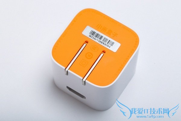 小米小盒子背面图片