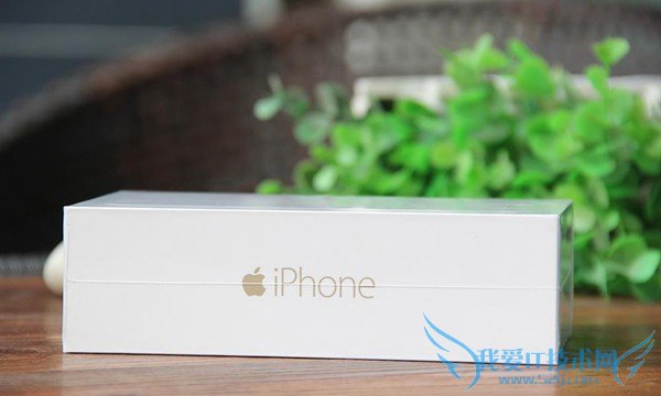 4.7英寸大屏 土豪金国行iPhone6开箱图赏