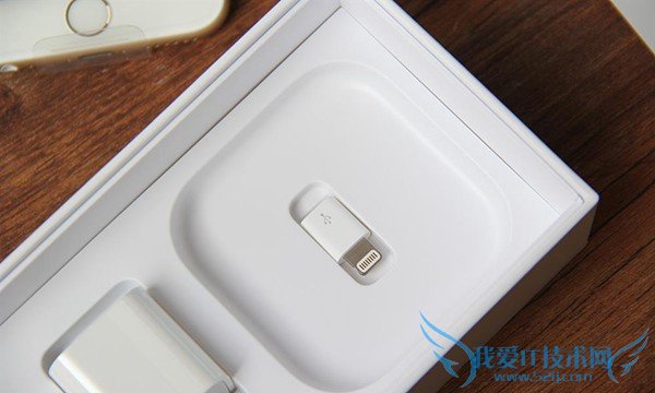 土豪金国行iPhone6开箱图赏