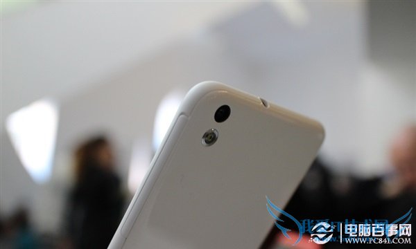 HTC Desire 816背面上部图片