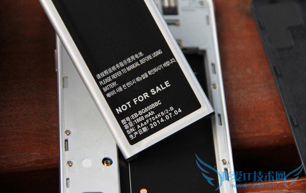 精致金属边框 12张三星GALAXY Alpha图片欣赏