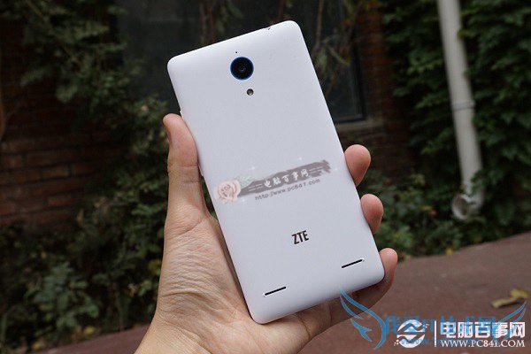 中兴V5 Max背面图片