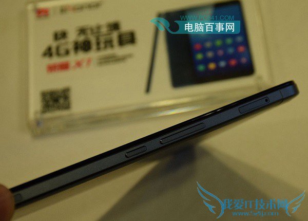 华为荣耀X1黑色版机身右侧外观图片