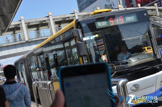 手机导航哪家强?高德地图与百度地图对比