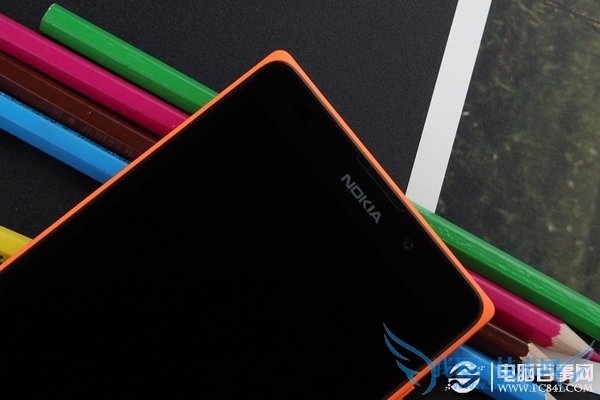Nokia XL采用更大的5寸屏幕
