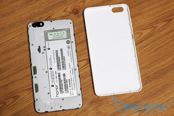 千元4G三网通吃 荣耀畅玩4X开箱图赏