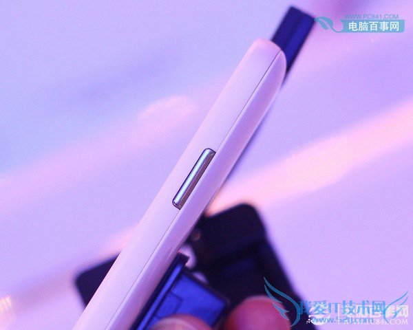 HTC Desire 516机身右侧图片