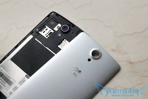 12.jpg 安全可靠耐用 中国移动N1手机图赏