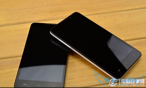 酷派大神F1联通版与移动版正面外观对比