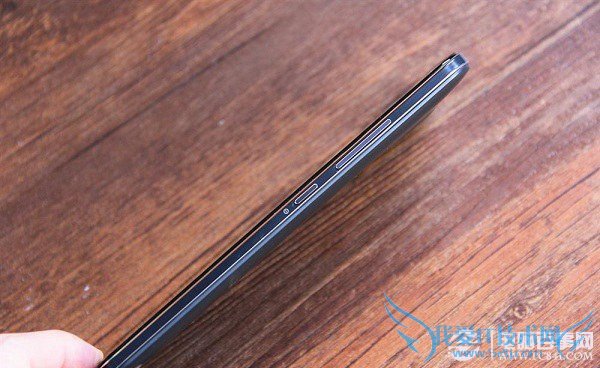 中兴天机3侧面图片