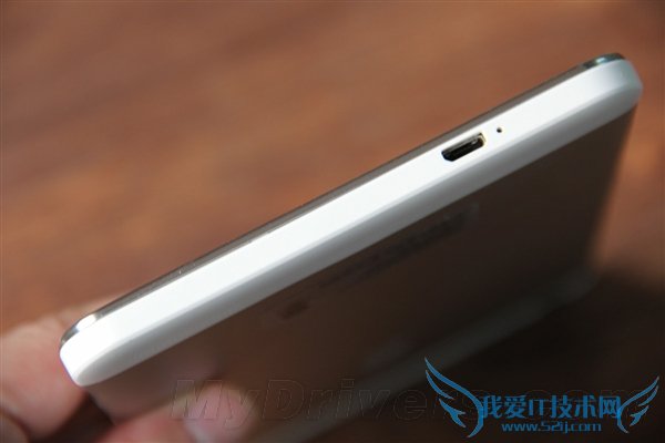 荣耀X1爱奇艺版耳机数据线接口图赏