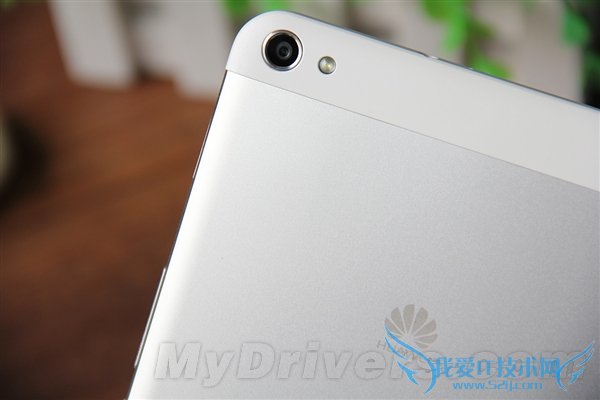 图为荣耀X1爱奇艺版后置摄像头