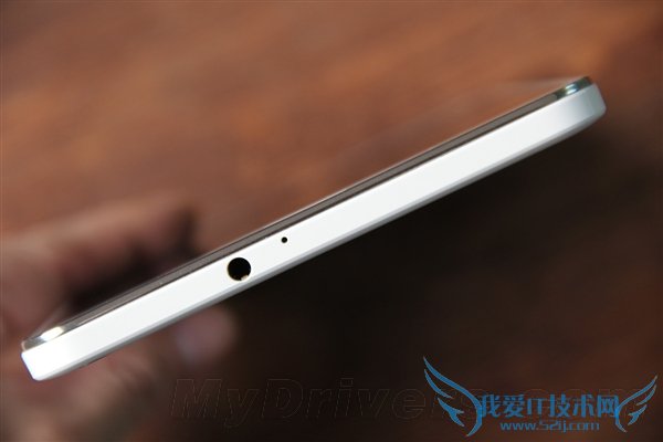 荣耀X1爱奇艺版耳机接口图赏1