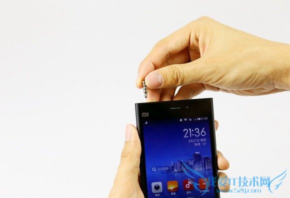 小米米键插入耳机接口即可使用