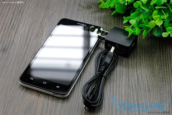 荣耀3C电信版真机以及充电器