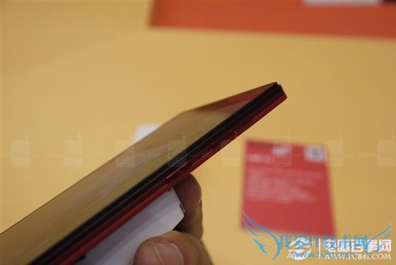 逆天中框设计 联想VIBE X2真机图赏