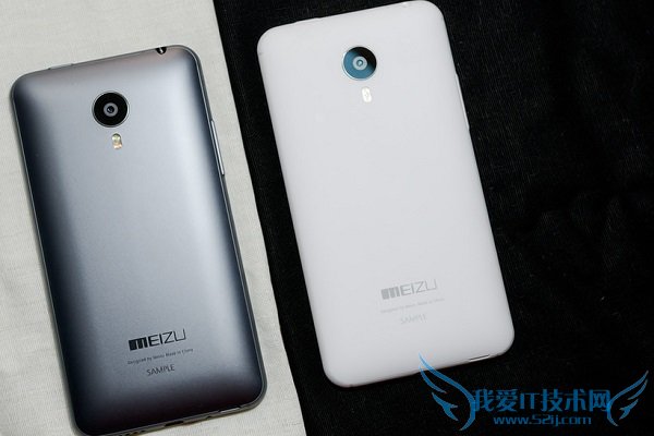 魅族MX4白色和黑色背面对比