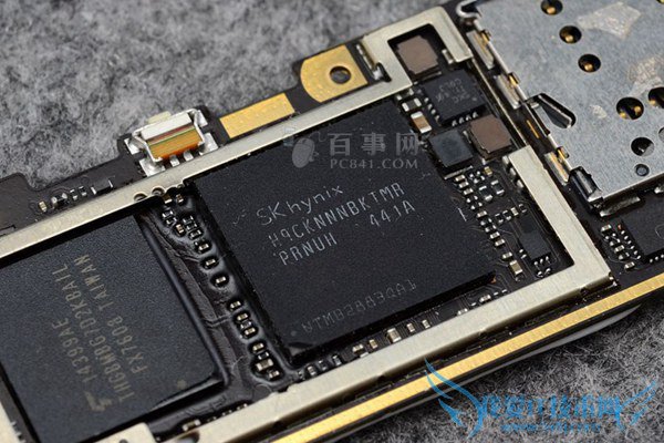 图为联发科MT6595八核CPU芯片