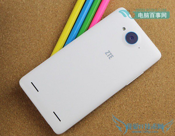 中兴红牛V5开箱背面图片