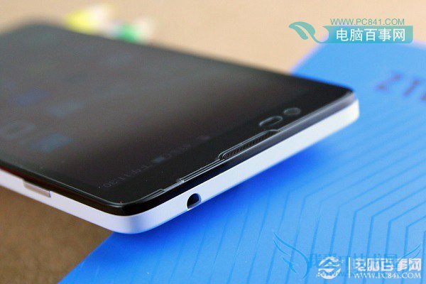 千元4G时尚美机 中兴红牛V5开箱图赏