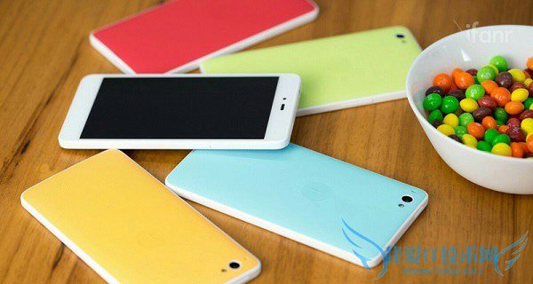 坚果手机多彩外观