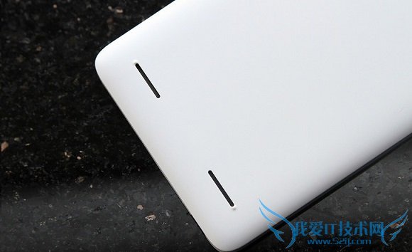 中兴红牛V5背面底部外观