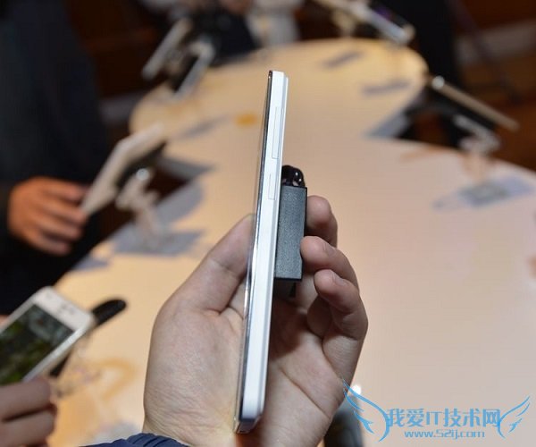 5英寸八核 中兴青漾2手机图赏