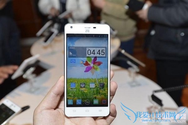 5英寸八核 中兴青漾2手机图赏