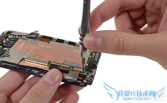 HTC One M7核心部位拆解