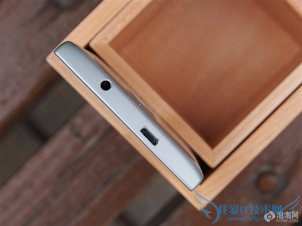 ǧԪ4Gֻ йƶM811ֻͼ