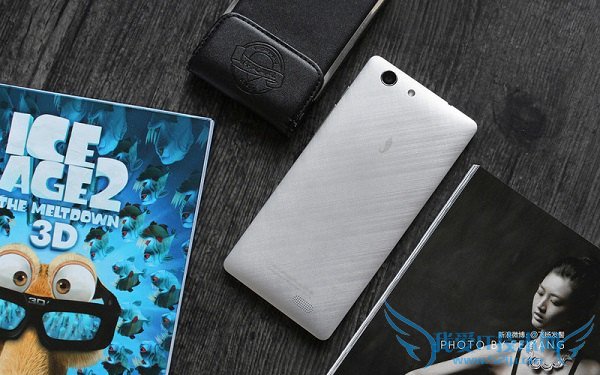 蚕丝纹理后壳 小辣椒S1开箱图赏