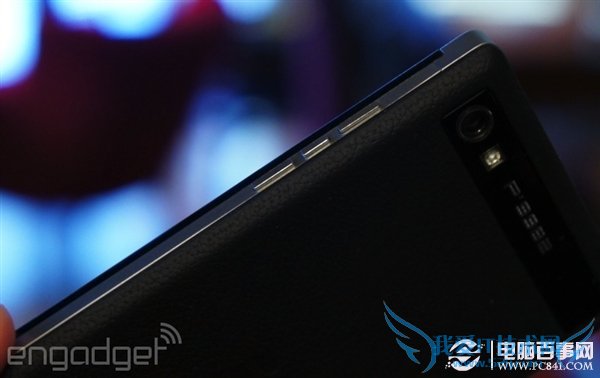 保时捷设计 奢华限量版黑莓10图赏