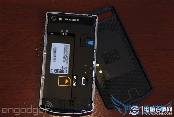 保时捷设计 奢华限量版黑莓10图赏